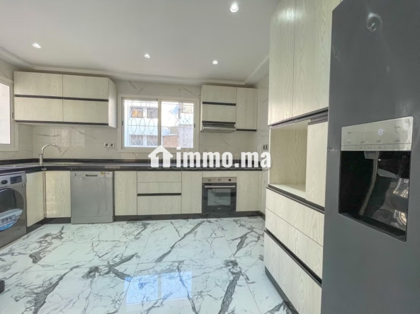 Très bel appartement en location à Racine. 4 pièces confortables. Système de parabole et résidence sécurisée - Location Immobilier - Casablanca - photo 5