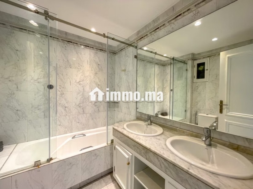 Très bel appartement en location à Racine. 4 pièces confortables. Système de parabole et résidence sécurisée - Location Immobilier - Casablanca - photo 7