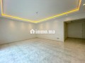 tres-bel-appartement-en-location-a-racine-4-pieces-confortables-systeme-de-parabole-et-residence-securisee-small-1