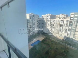 superbe-appartement-avec-vue-sur-piscine-et-jardin