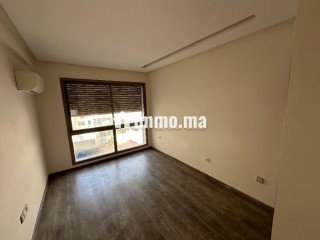 Beaux bureaux à louer à Bourgogne Ouest. Surface de 65 m². Avec ascenseur - Bureau à louer - Casablanca