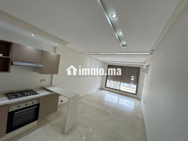 beaux-bureaux-a-louer-a-bourgogne-ouest-surface-de-65-m2-avec-ascenseur-big-0