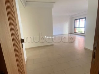 Bel appartement vide - Appartement à louer - Casablanca