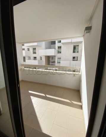 bel-appartement-vide-big-9