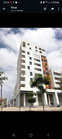 bel-appartement-vide-big-11