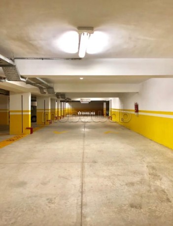 bel-appartement-vide-big-13
