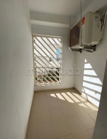 bel-appartement-vide-big-8