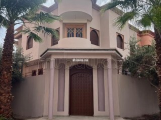 villa-a-vendre-pour-utilisation-commercial
