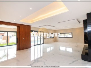 Villa moderne vide à louer, résidence golfique, piscine et jardin privés, Route Ourika - Villa à louer - Marrakech