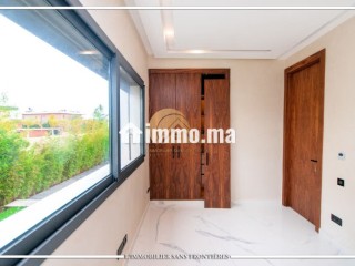 Villa moderne vide à louer, résidence golfique, piscine et jardin privés, Route Ourika - Villa à louer - Marrakech