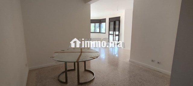Un magnifique appartement à la place Pietri - Location Immobilier - Rabat - photo 3