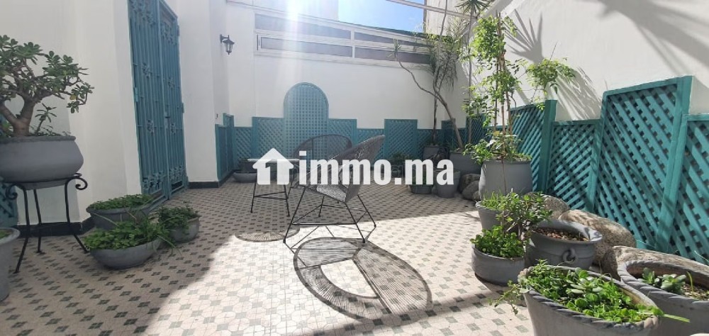 Top appartement VIDE avec terrasse - Location Immobilier - Casablanca - photo 1