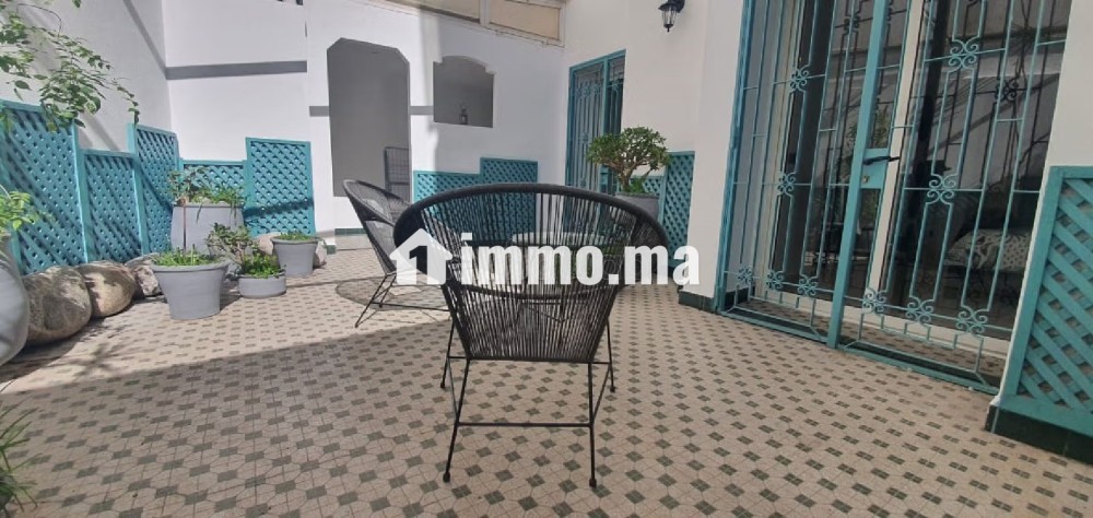 Top appartement VIDE avec terrasse - Location Immobilier - Casablanca - photo 4