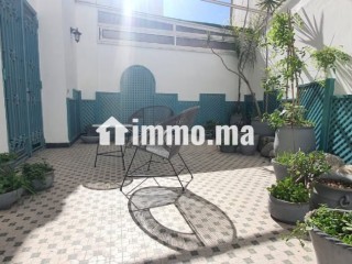 top-appartement-vide-avec-terrasse