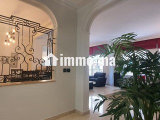 Top appartement VIDE avec terrasse - Appartement à louer - Casablanca