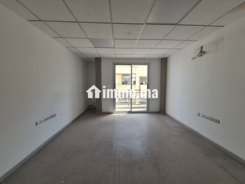 Bureaux à louer à Maârif. Superficie 300 m². Ascenseur et terrasse - Location Immobilier - Casablanca - photo 2