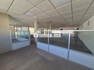 Bureaux à louer à Maârif. Superficie 300 m². Ascenseur et terrasse - Bureau à louer - Casablanca