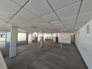 Bureaux à louer à Maârif. Superficie 300 m². Ascenseur et terrasse - Bureau à louer - Casablanca