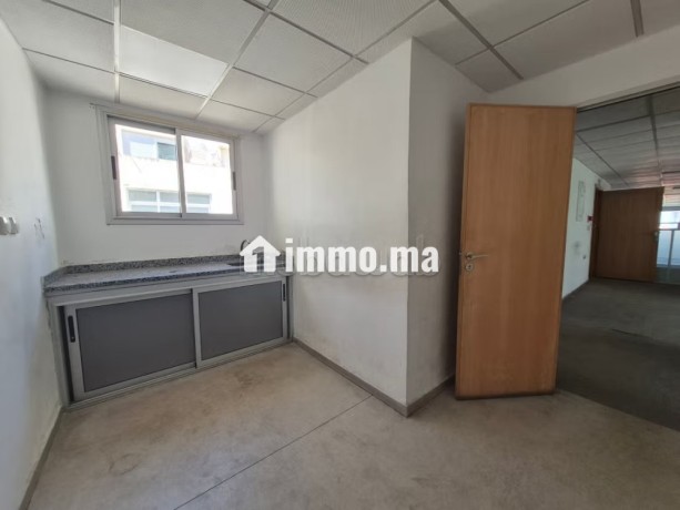 bureaux-a-louer-a-maarif-superficie-300-m2-ascenseur-et-terrasse-big-11
