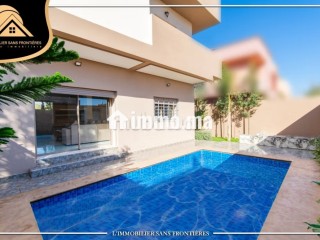 villa-spacieuse-avec-piscine-et-jardin-a-vendre-a-targa