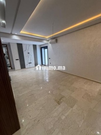 studio-vide-a-louer-55-m2-a-casablanca-big-0