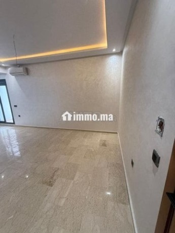 studio-vide-a-louer-55-m2-a-casablanca-big-2