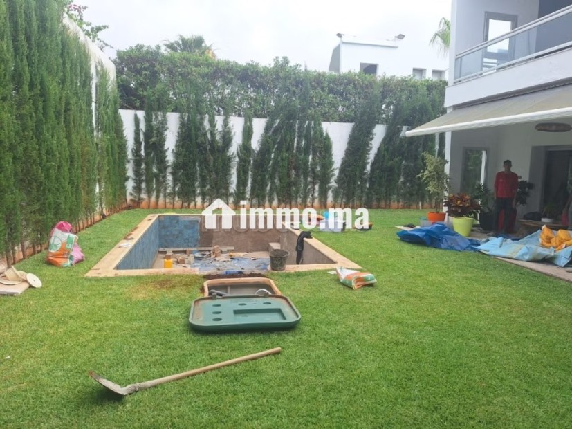 Villa de luxe à vendre à Dar Bouazza.
Surface de 420 m².
Jardin - Vente Immobilier - Dar Bouazza - photo 1