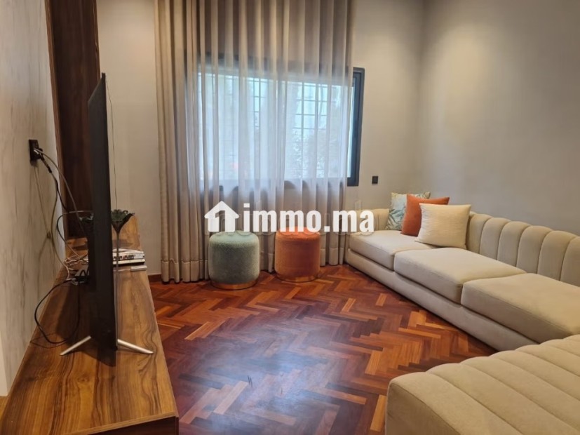 Villa de luxe à vendre à Dar Bouazza.
Surface de 420 m².
Jardin - Vente Immobilier - Dar Bouazza - photo 8