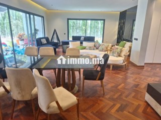 Villa de luxe à vendre à Dar Bouazza.
Surface de 420 m².
Jardin - Villa à vendre - Dar Bouazza