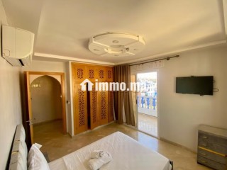 appartements-a-louer-a-chefchaouen-3-pieces-confortables-salon-traditionnel-et-systeme-dantenne-parabolique