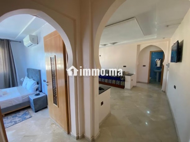 appartements-a-louer-a-chefchaouen-3-pieces-confortables-salon-traditionnel-et-systeme-dantenne-parabolique-big-1
