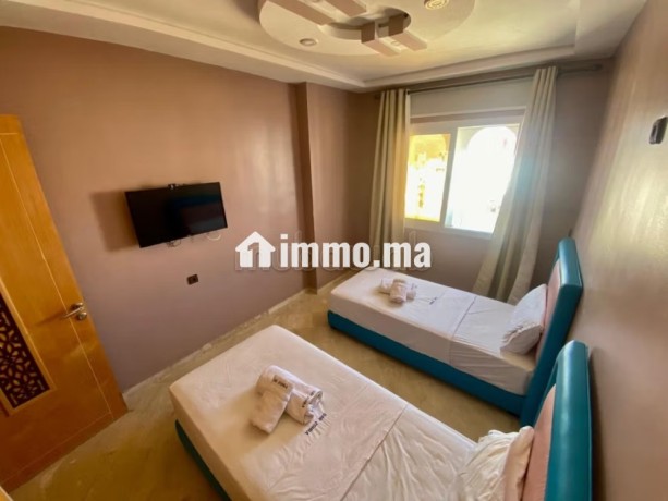 appartements-a-louer-a-chefchaouen-3-pieces-confortables-salon-traditionnel-et-systeme-dantenne-parabolique-big-4