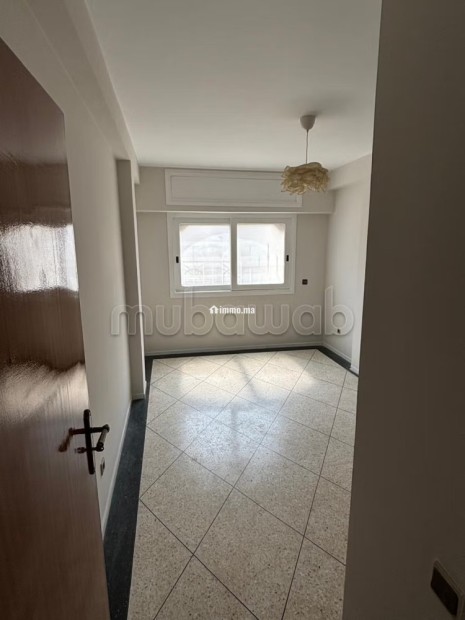 Superbe appartement à louer à Agdal. 2 pièces. Garage et terrasse - Location Immobilier - Rabat - photo 8