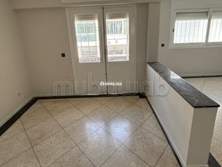 Superbe appartement à louer à Agdal. 2 pièces. Garage et terrasse - Appartement à louer - Rabat