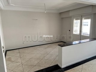 Superbe appartement à louer à Agdal. 2 pièces. Garage et terrasse - Appartement à louer - Rabat