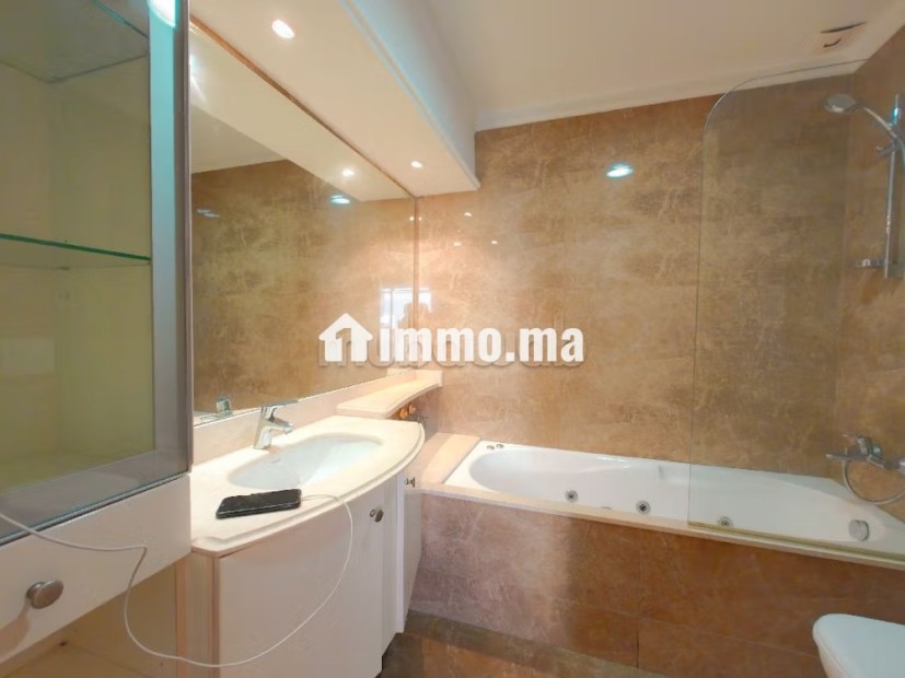 Gauthier, Joli Studio meublé dernier étage - Location Immobilier - Casablanca - photo 5