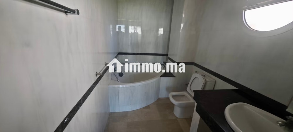 À louer Rez de chaussée élevé 200 m² hay Riad - Location Immobilier - Rabat - photo 8