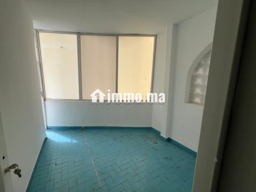 Louez cet appartement à Harhoura. Surface de 120 m². Salon traditionnel et porte blindée - Location Immobilier - Autre - photo 6