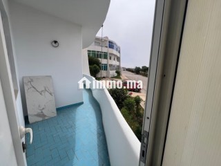 Louez cet appartement à Harhoura. Surface de 120 m². Salon traditionnel et porte blindée - Appartement à louer - Autre