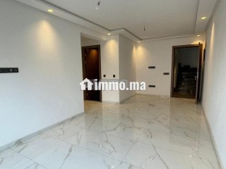 Apt 2 faces Cheikh Khalifa, UM6SS شقة بواجهتين - Appartement à louer - Casablanca