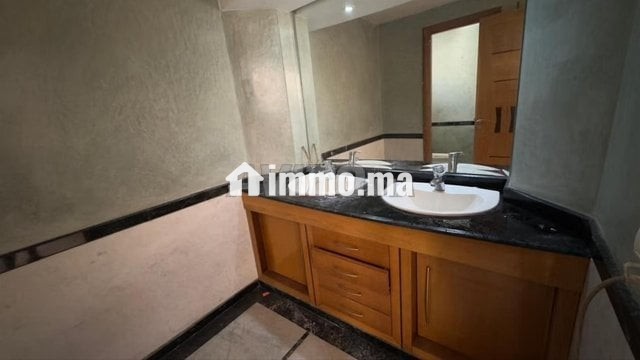 VILLA AVEC PISCINE À LOUER À OASISS - Location Immobilier - Casablanca - photo 5