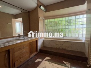 VILLA AVEC PISCINE À LOUER À OASISS - Villa à louer - Casablanca