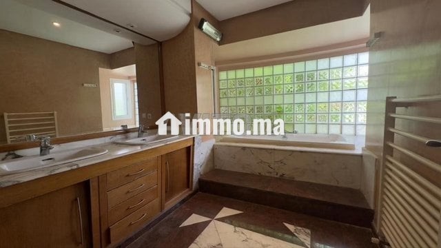 villa-avec-piscine-a-louer-a-oasiss-big-8