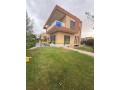 joli-villa-meuble-moderne-avec-piscine-small-0