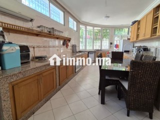 Villa Ain Diab, impasse, côté Anfa Place - Villa à louer - Casablanca