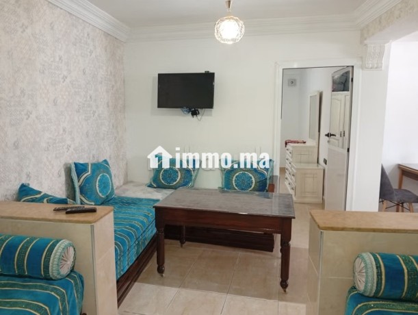 location-dun-appartement-a-chefchaouen-surface-totale-65-m2-porte-blindee-salon-marocain-big-4