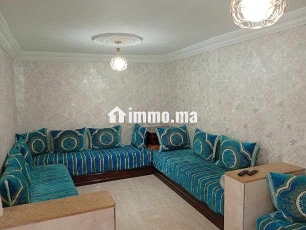 location-dun-appartement-a-chefchaouen-surface-totale-65-m2-porte-blindee-salon-marocain-big-7