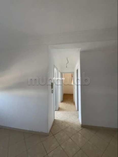 Très bel appartement en location à Oulfa. 2 belles chambres. Grand balcon - Location Immobilier - Casablanca - photo 3