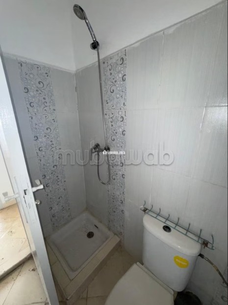 Très bel appartement en location à Oulfa. 2 belles chambres. Grand balcon - Location Immobilier - Casablanca - photo 8