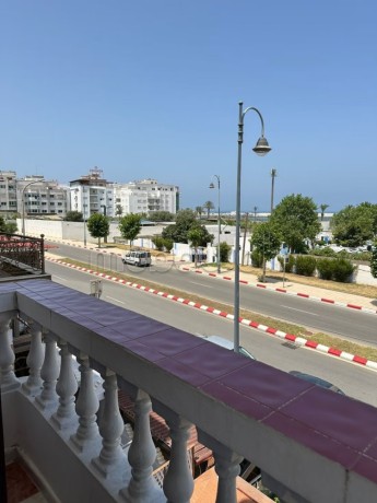 location-dun-appartement-a-asilah-surface-de-73-m2-tout-confort-avec-cheminee-et-climatisation-big-0